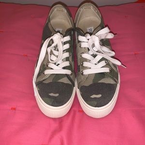 Steve Madden platform sneakers